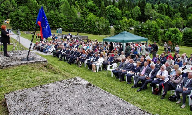 Ob 72. obletnici osvoboditve koncentracijskega taborišča pod Ljubeljem